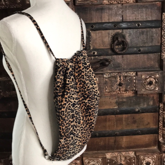 Old Navy Handbags - Old Navy cloth Backpack Leopard Print🐆🖤🐆🖤🐆
